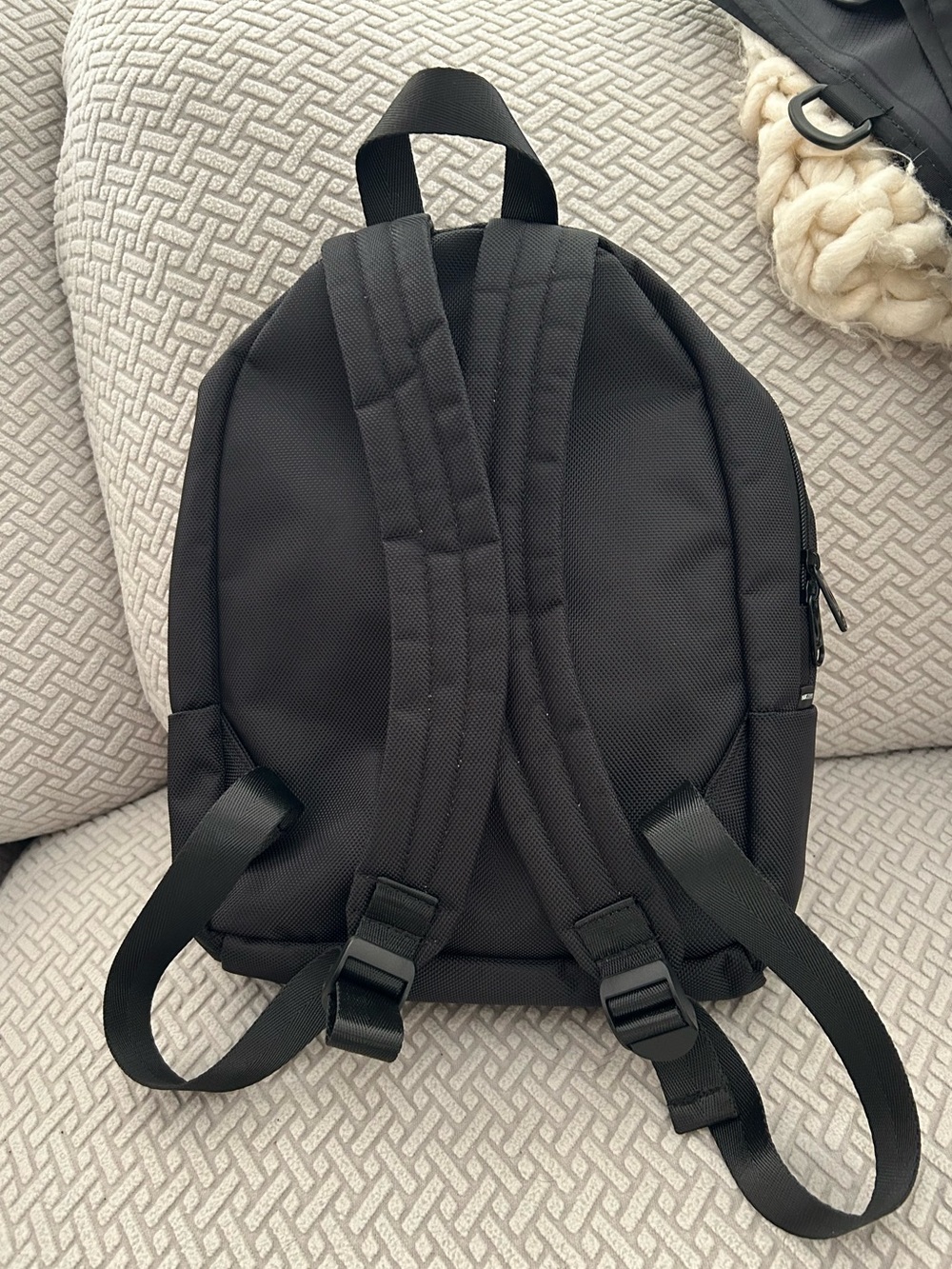 Skunk Mini Smell-Proof Backpack - Picture 4 of 4